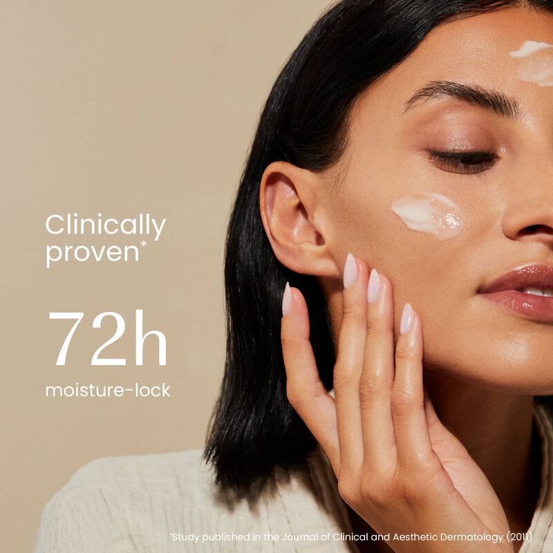 Aker Fassi & HA Lightweight Glow Cream image number null